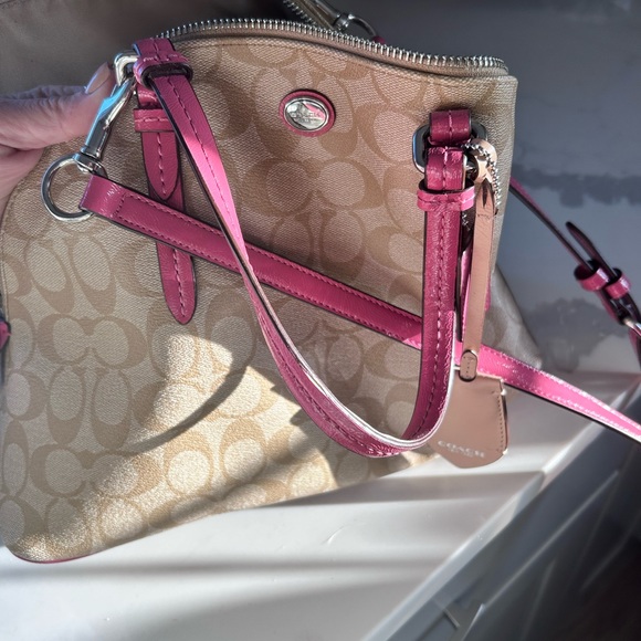 COACH Tan bag with light pink leather trim. PERFECT condition - Picture 4 of 5